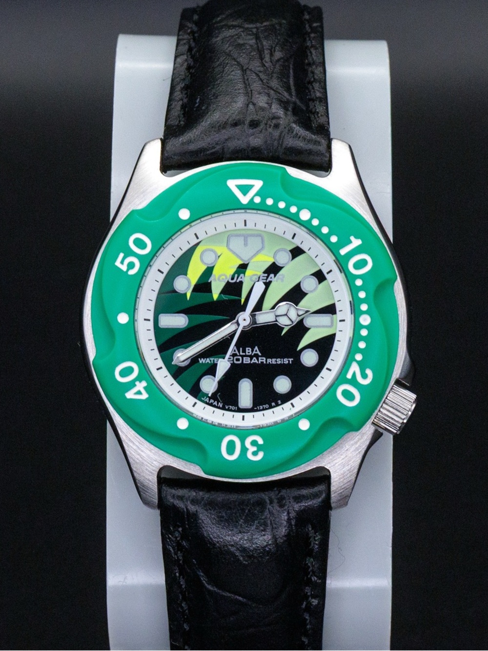 Seiko Alba Rare Aqua Gear V701-1350 32mm Vintage JDM Import Dive Watch